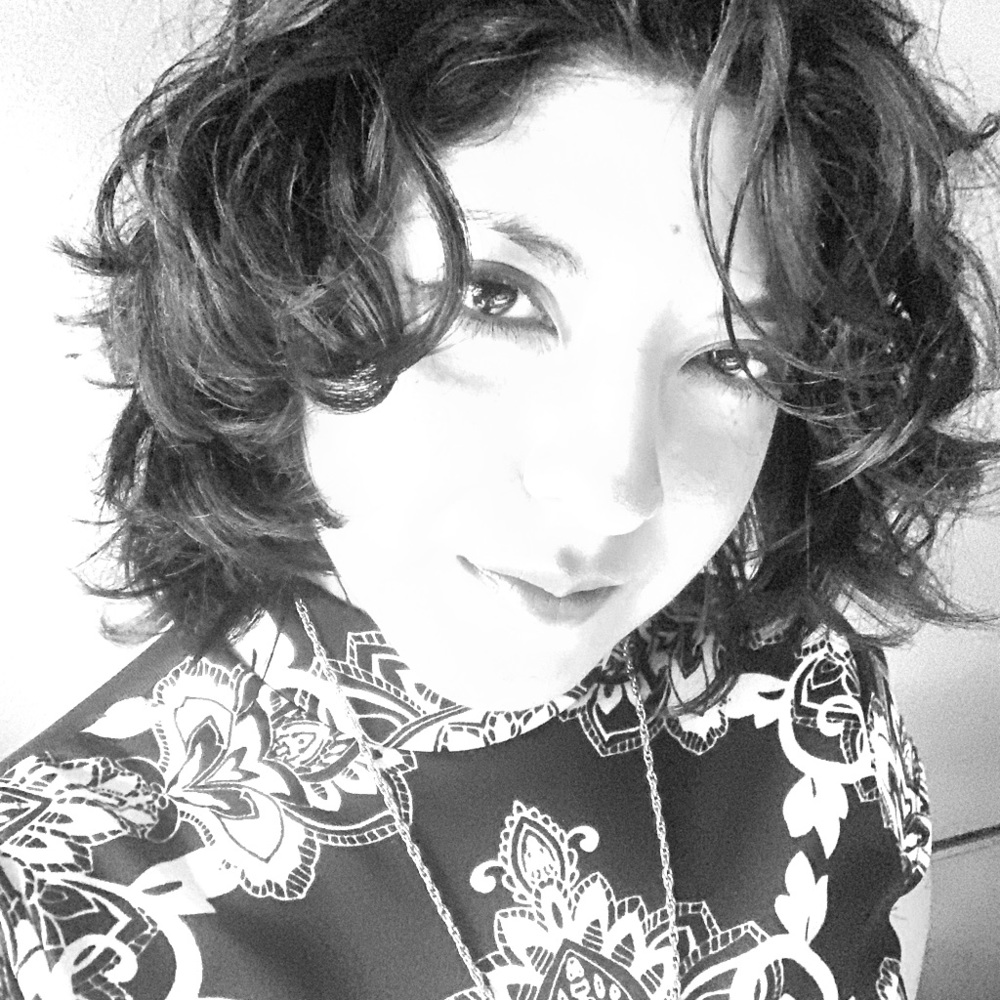 Meet your Posher, Claudia